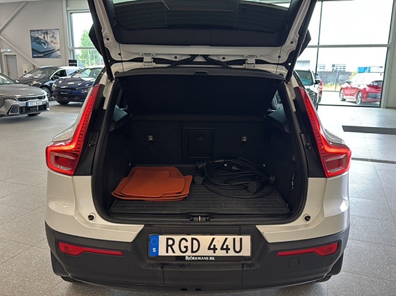 Volvo XC40 14 of 15