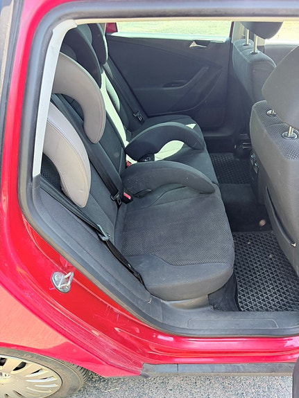 Volkswagen Passat 5 of 9