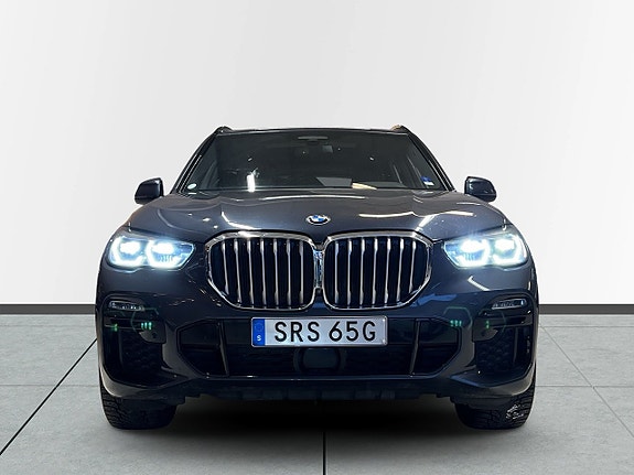 BMW X5 2 of 5