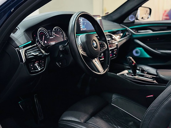 BMW M550i 11 of 27