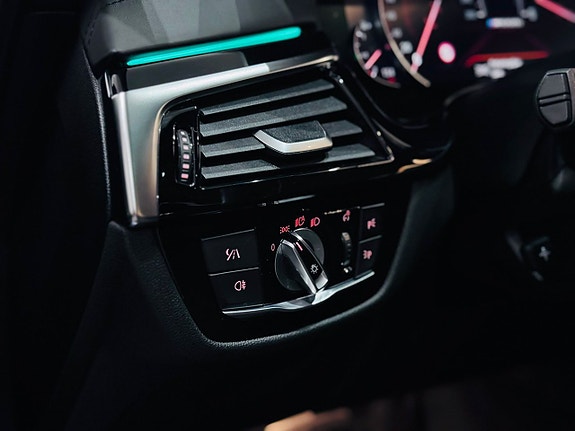 BMW M550i 13 of 27