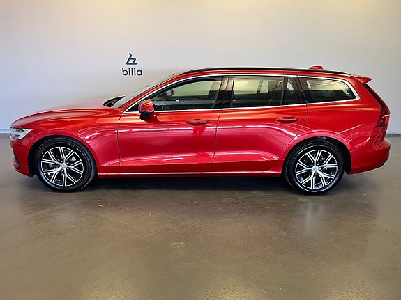 Volvo V60 2 of 15