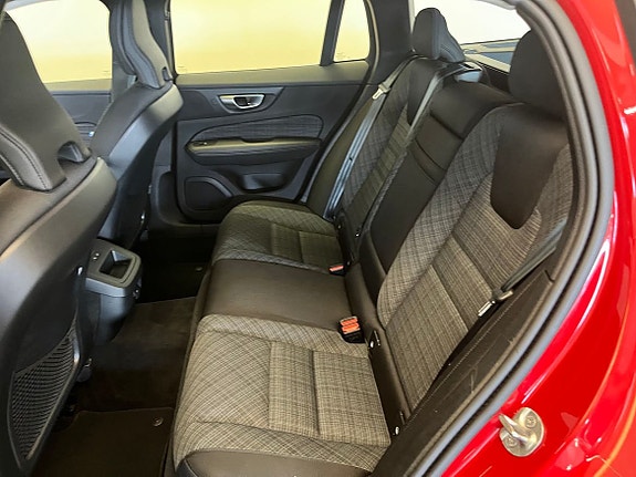 Volvo V60 11 of 15