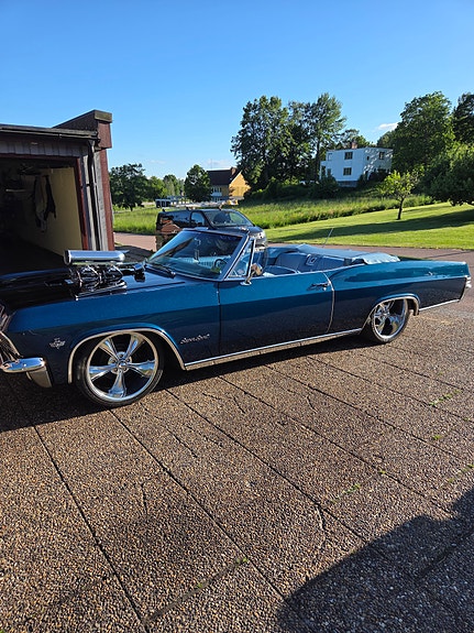 Chevrolet Impala 4 of 5