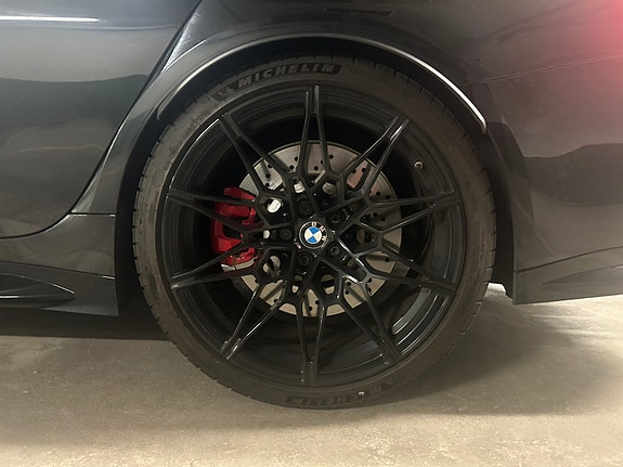 BMW M3 4 of 5
