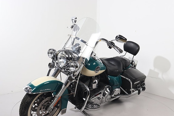 Harley-Davidson Road King Classic 4 of 6