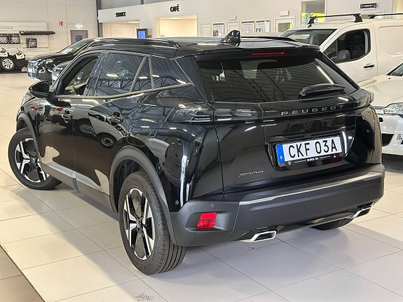 Peugeot 2008 2 of 5