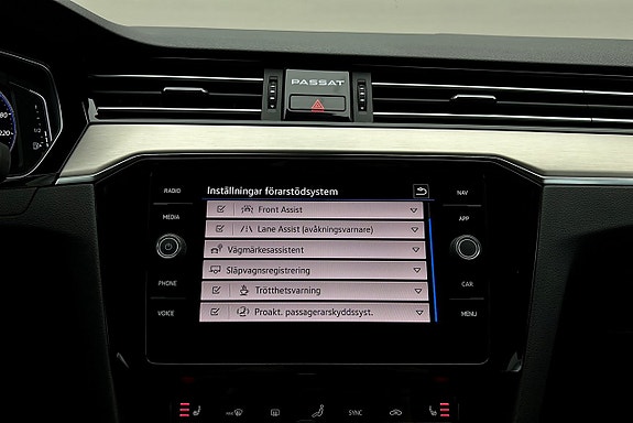 Volkswagen Passat 24 of 30