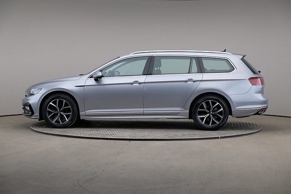 Volkswagen Passat 4 of 30