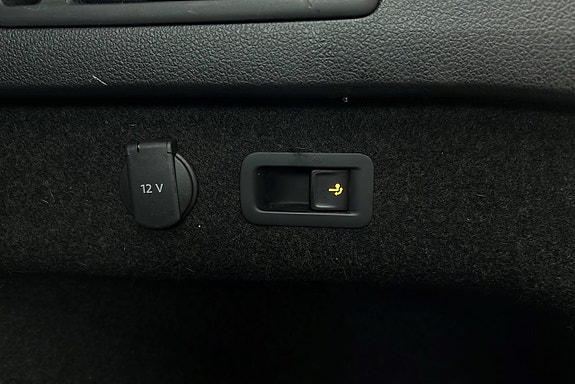 Volkswagen Passat 16 of 30
