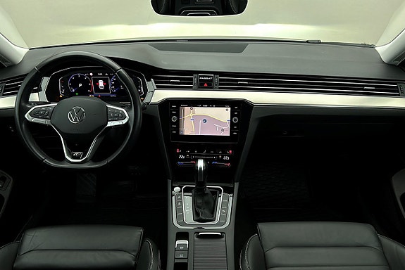 Volkswagen Passat 6 of 30