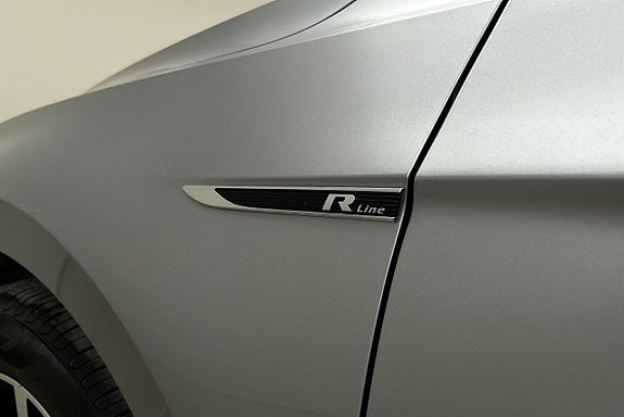Volkswagen Passat 28 of 30