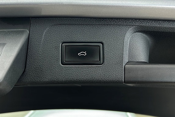 Volkswagen Passat 15 of 30