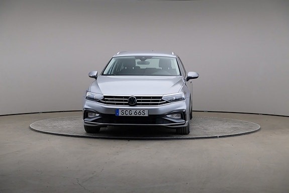 Volkswagen Passat 3 of 30