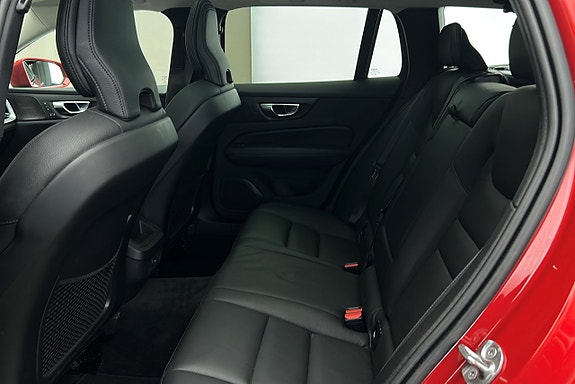 Volvo V60 Cross Country 13 of 30