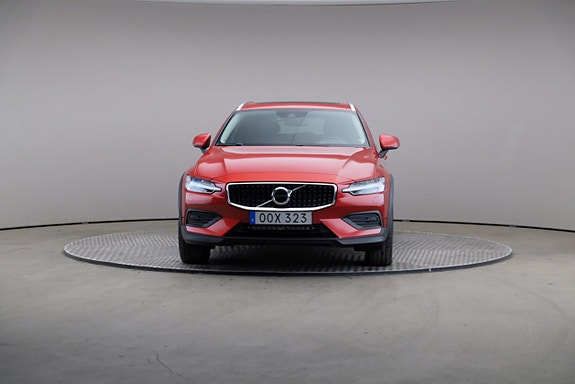 Volvo V60 Cross Country 3 of 5