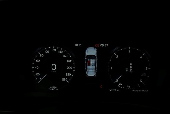 Volvo V60 Cross Country 7 of 30