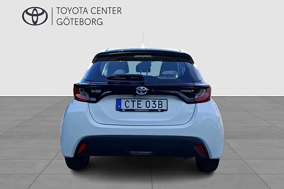 Toyota Yaris 6 of 13