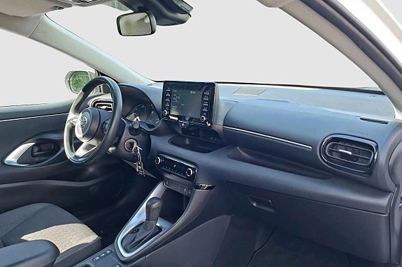 Toyota Yaris 8 of 13