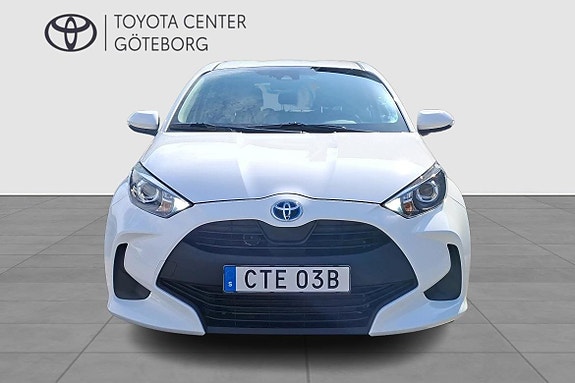 Toyota Yaris 7 of 13