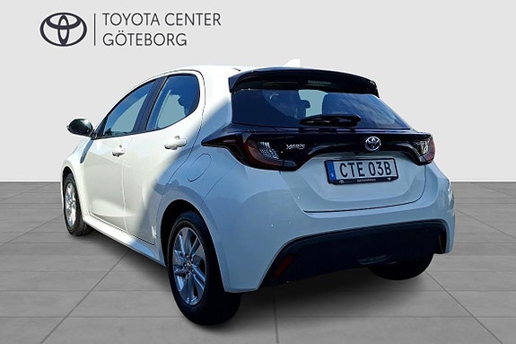 Toyota Yaris 4 of 13