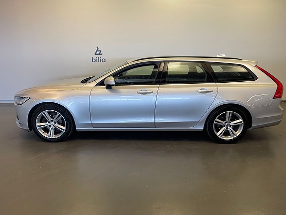 Volvo V90 2 of 5
