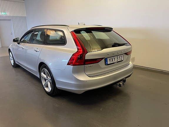 Volvo V90 3 of 5