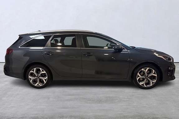 Kia Ceed 3 of 5