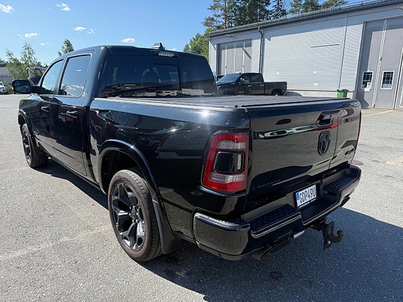 Dodge RAM 1500 2 of 5