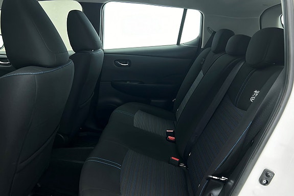 Nissan Leaf 13 of 24