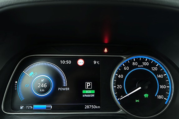 Nissan Leaf 7 of 24