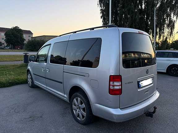 Volkswagen Caddy Maxi 2 of 5