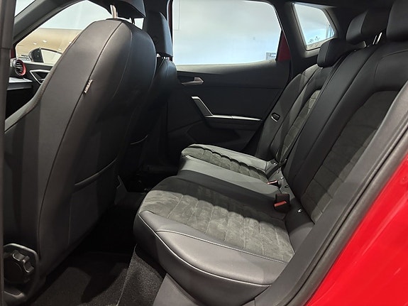 Seat Arona 9 of 20