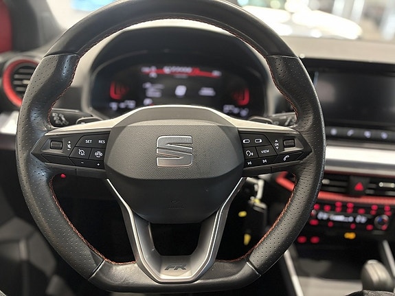 Seat Arona 14 of 20