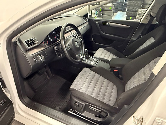 Volkswagen Passat 9 of 26