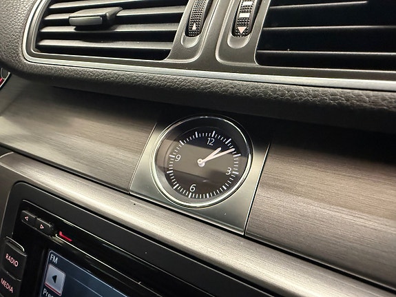 Volkswagen Passat 20 of 26