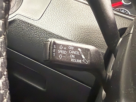 Volkswagen Passat 21 of 26