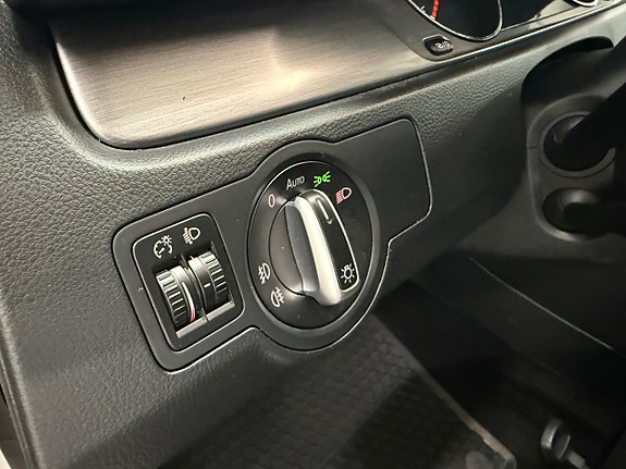 Volkswagen Passat 22 of 26