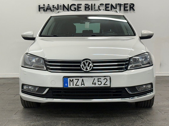 Volkswagen Passat 2 of 26