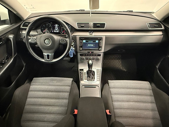 Volkswagen Passat 18 of 26