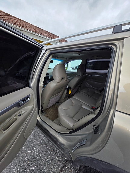 Volvo XC70 4 of 4