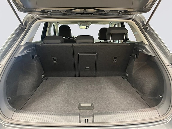 Volkswagen T-Roc 18 of 22