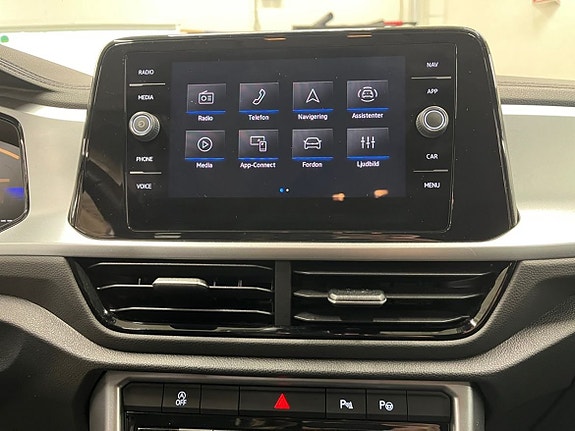 Volkswagen T-Roc 10 of 22
