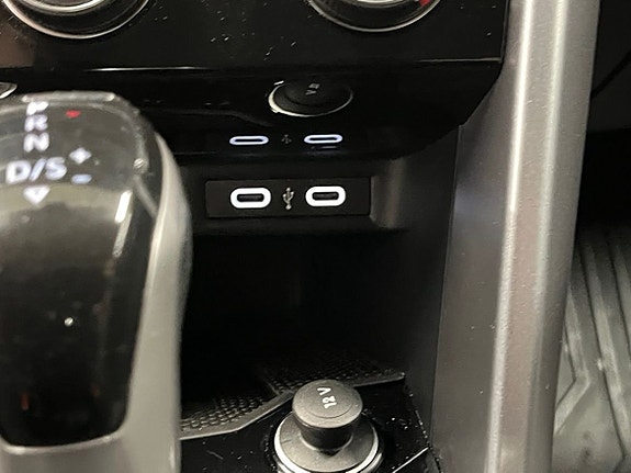 Volkswagen T-Roc 22 of 22