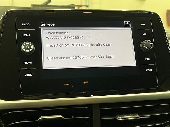 Volkswagen T-Roc 19 of 22
