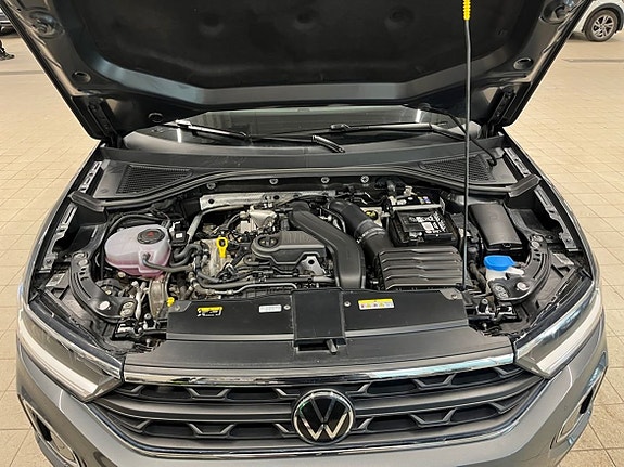 Volkswagen T-Roc 11 of 22