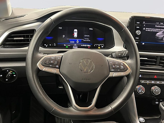 Volkswagen T-Roc 8 of 22