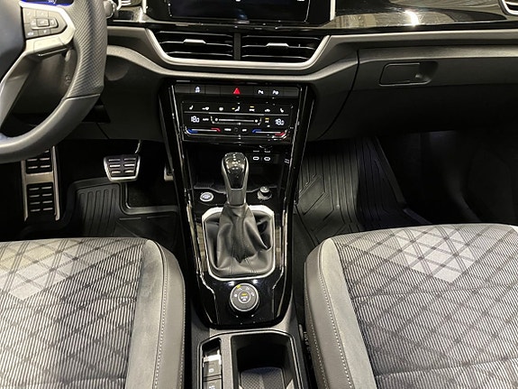 Volkswagen T-Roc 15 of 22