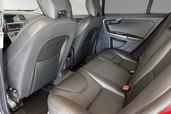 Volvo V60 8 of 24