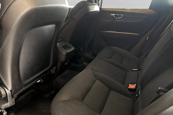 Volvo XC60 8 of 21